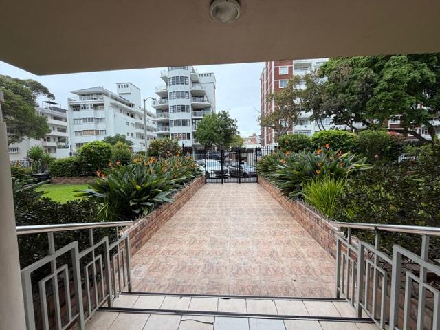 To Let 1 Bedroom Property for Rent in Sea Point Western Cape
